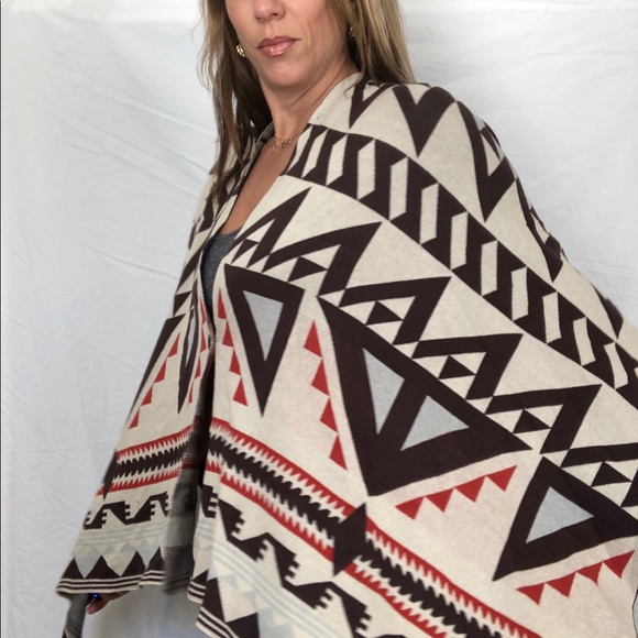Sisters Southeastern Tribal Boho Poncho for Women - Picture 4 of 15